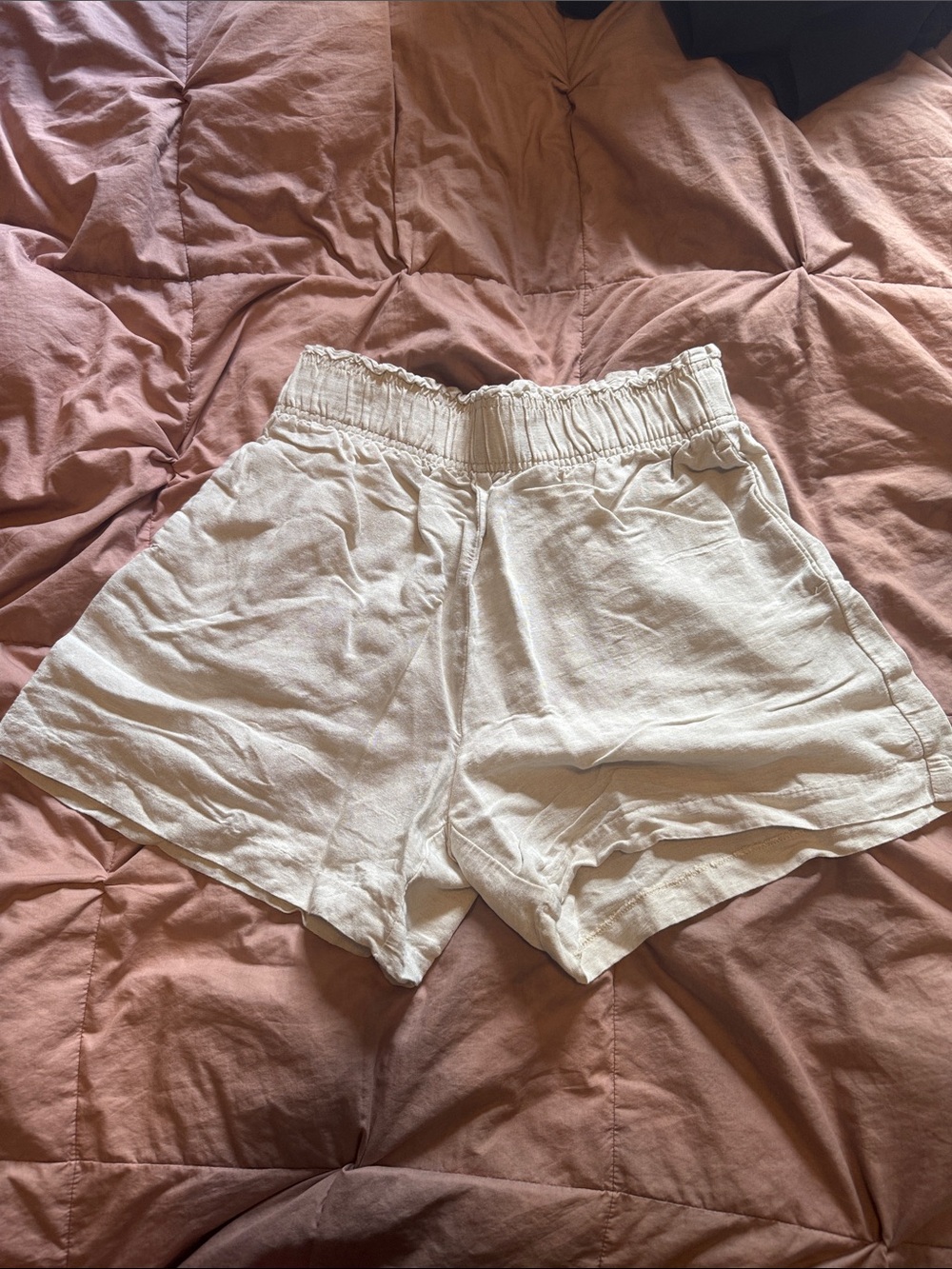 H&M Women's High-Waist Cream Elastic Linen-Blend Shorts